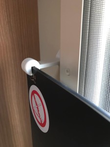 Hacken Herdabdeckung.jpg (44.31 KiB) 12680 mal betrachtet Halterung für die Herdabdeckung